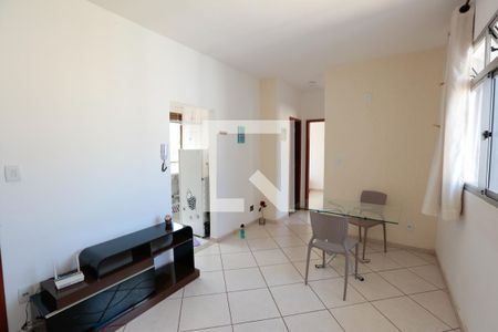 Sala de apartamento para alugar com 2 quartos, 57m² em Cardoso (barreiro), Contagem