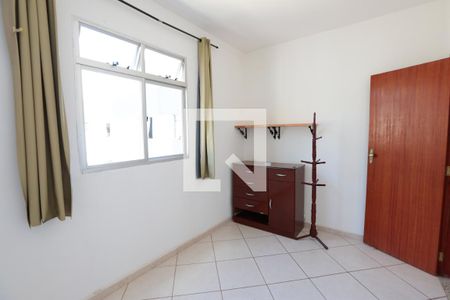 Quarto 1 de apartamento para alugar com 2 quartos, 57m² em Cardoso (barreiro), Contagem