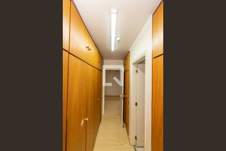 Apartamento à venda com 400m², 4 quartos e 4 vagasCloset da suíte 2