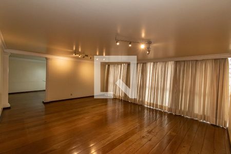 Sala de Estar  de apartamento à venda com 4 quartos, 400m² em Cambuí, Campinas