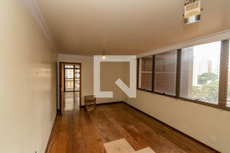 Sala de TV  de apartamento à venda com 4 quartos, 400m² em Cambuí, Campinas