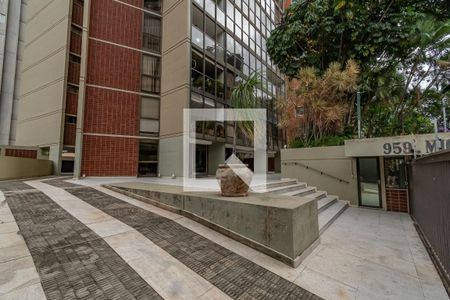 Apartamento à venda com 400m², 4 quartos e 4 vagasFachada e Portaria  