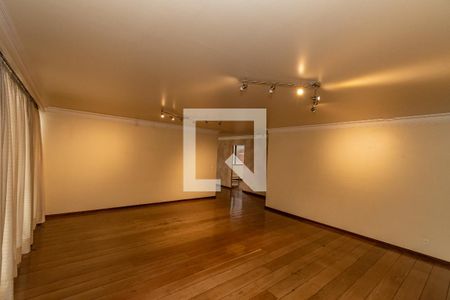 Sala de Estar  de apartamento à venda com 4 quartos, 400m² em Cambuí, Campinas