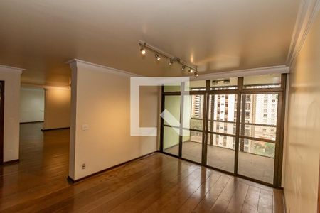 Apartamento à venda com 400m², 4 quartos e 4 vagasEscritório 