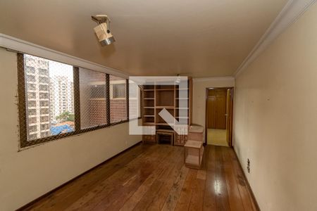 Sala de TV  de apartamento à venda com 4 quartos, 400m² em Cambuí, Campinas