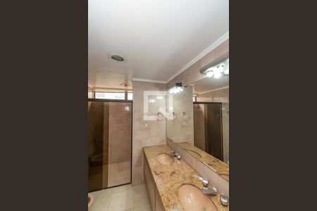 Apartamento à venda com 400m², 4 quartos e 4 vagasBanheiro Corredor