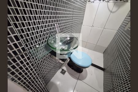 Banheiro da Suíte de casa para alugar com 2 quartos, 57m² em Bento Ribeiro, Rio de Janeiro