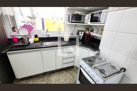 Casa para alugar com 200m², 4 quartos e 1 vagaCozinha - Armários