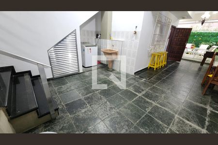 Casa para alugar com 200m², 4 quartos e 1 vagaÁrea de Serviço