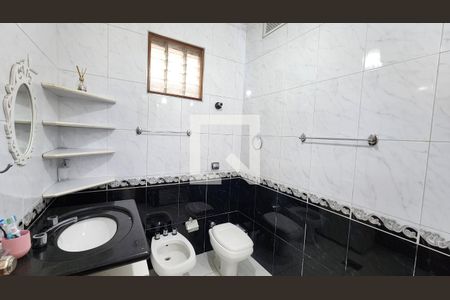 Casa para alugar com 200m², 4 quartos e 1 vagaBanheiro 2