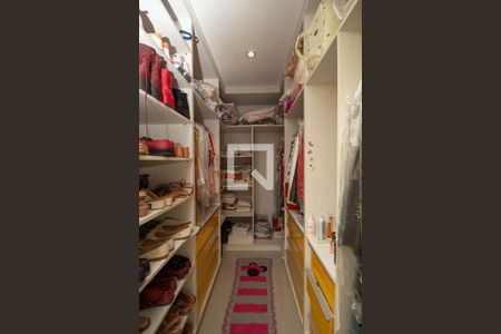 Casa à venda com 450m², 7 quartos e 2 vagas Casa à venda com 450m², 7 quartos e 2 vagasCloset do quarto 5