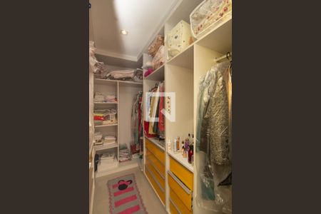 Casa à venda com 450m², 7 quartos e 2 vagas Casa à venda com 450m², 7 quartos e 2 vagasCloset do quarto 5