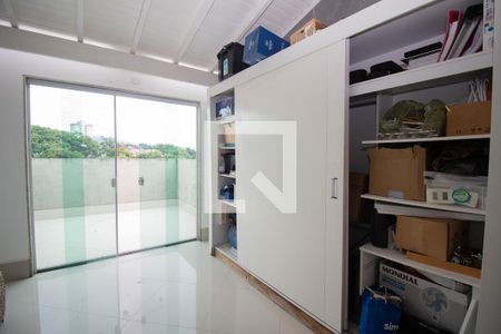 Casa à venda com 450m², 7 quartos e 2 vagas Casa à venda com 450m², 7 quartos e 2 vagasQuarto 6