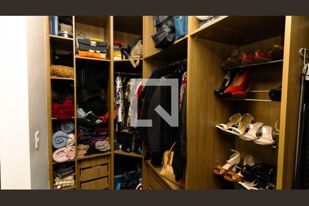 Casa à venda com 270m², 3 quartos e 2 vagasCloset da suíte