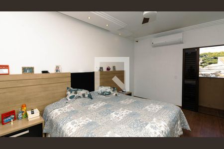 Casa à venda com 270m², 3 quartos e 2 vagasSuíte