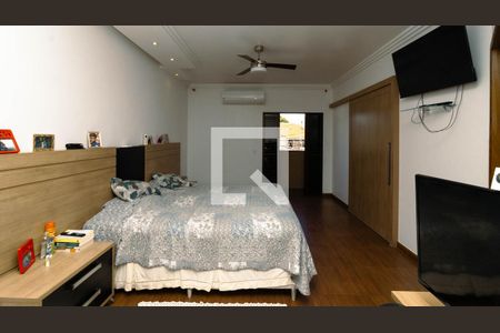 Casa à venda com 270m², 3 quartos e 2 vagasSuíte