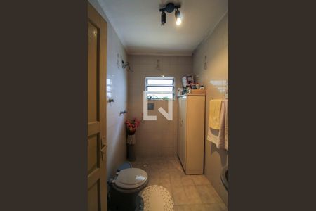 Casa à venda com 227m², 3 quartos e 3 vagasBanheiro 2