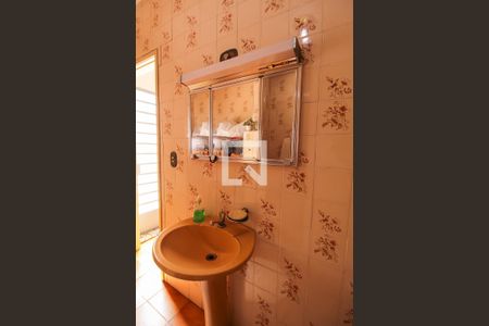 Casa à venda com 227m², 3 quartos e 3 vagasBanheiro 1