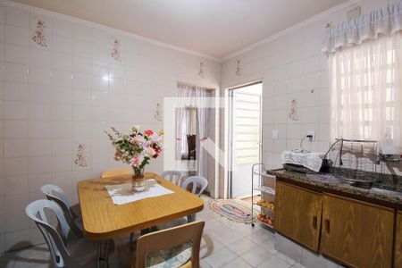 Casa à venda com 227m², 3 quartos e 3 vagasCozinha