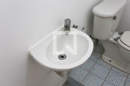 Lavabo de apartamento para alugar com 3 quartos, 68m² em Vila Suzana, São Paulo