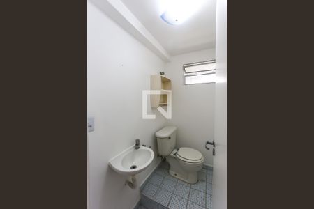 Lavabo de apartamento para alugar com 3 quartos, 68m² em Vila Suzana, São Paulo