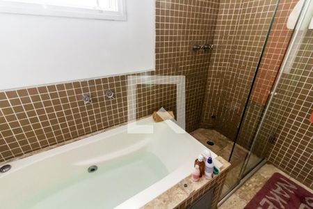 Casa à venda com 360m², 4 quartos e 3 vagasBanheiro da Suíte Quarto 4