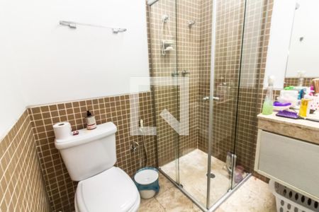 Banheiro de casa à venda com 4 quartos, 360m² em Caxingui, São Paulo