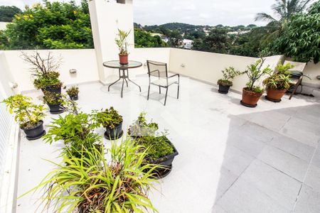 Casa à venda com 360m², 4 quartos e 3 vagasVaranda do Sótão