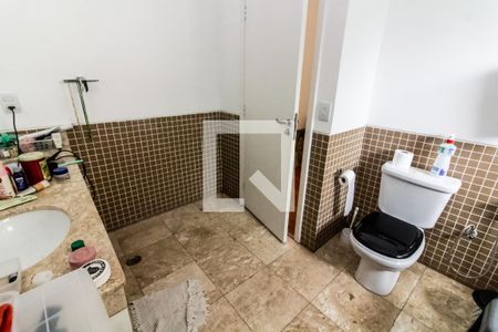 Casa à venda com 360m², 4 quartos e 3 vagasBanheiro da Suíte Quarto 4