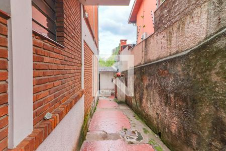 Casa à venda com 600m², 6 quartos e 4 vagas Casa à venda com 600m², 6 quartos e 4 vagasCorredor