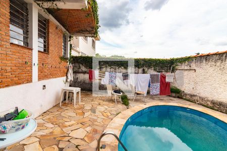 Casa à venda com 600m², 6 quartos e 4 vagas Casa à venda com 600m², 6 quartos e 4 vagasÁrea comum - Piscina