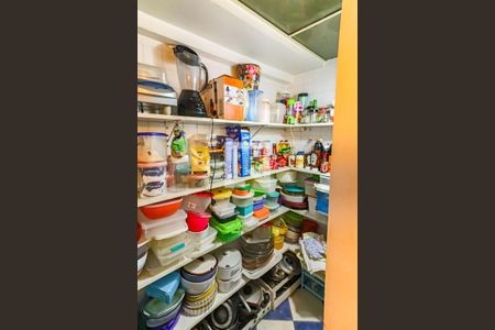 Casa à venda com 600m², 6 quartos e 4 vagas Casa à venda com 600m², 6 quartos e 4 vagasCozinha