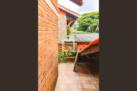 Casa à venda com 600m², 6 quartos e 4 vagas Casa à venda com 600m², 6 quartos e 4 vagasVaranda