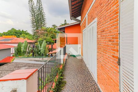 Casa à venda com 600m², 6 quartos e 4 vagas Casa à venda com 600m², 6 quartos e 4 vagasVarandas Quartos