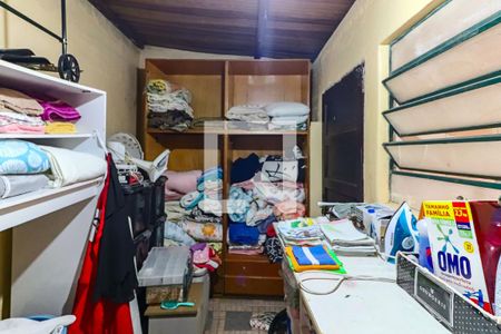 Casa à venda com 600m², 6 quartos e 4 vagas Casa à venda com 600m², 6 quartos e 4 vagasLavanderia