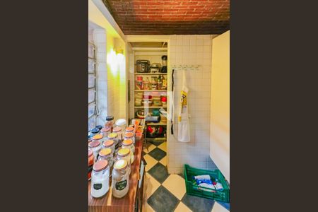 Casa à venda com 600m², 6 quartos e 4 vagas Casa à venda com 600m², 6 quartos e 4 vagasCozinha