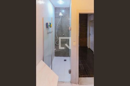 Casa à venda com 600m², 6 quartos e 4 vagas Casa à venda com 600m², 6 quartos e 4 vagasBanheiro