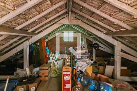 Casa à venda com 600m², 6 quartos e 4 vagas Casa à venda com 600m², 6 quartos e 4 vagasSotão