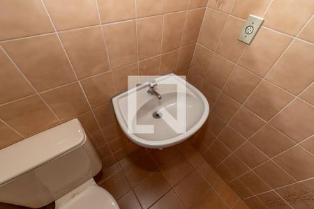 Apartamento para alugar com 128m², 3 quartos e 3 vagas Apartamento para alugar com 128m², 3 quartos e 3 vagasBanheiro de Serviço
