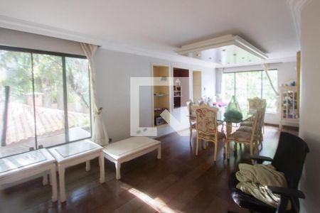 Casa para alugar com 4 quartos, 201m² em Chácara Monte Alegre, São Paulo