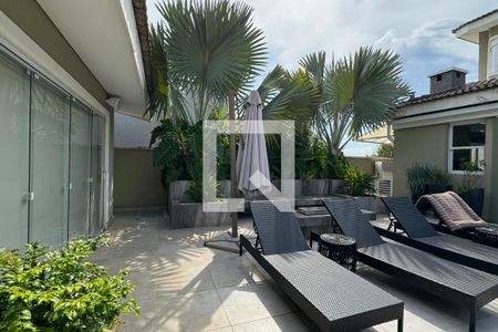 Casa de condomínio à venda com 597m², 4 quartos e 4 vagasPiscina