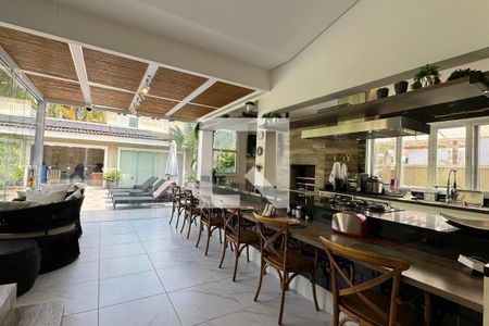 Casa de condomínio à venda com 597m², 4 quartos e 4 vagasEspaço Gourmet