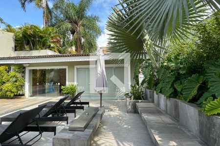 Casa de condomínio à venda com 597m², 4 quartos e 4 vagasPiscina