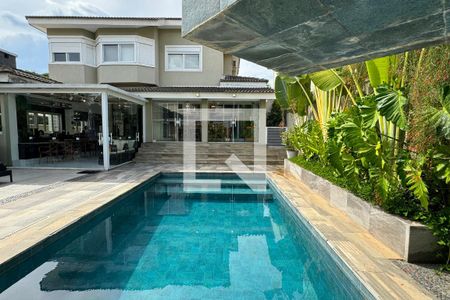 Casa de condomínio à venda com 597m², 4 quartos e 4 vagasPiscina