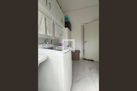 Casa de condomínio à venda com 597m², 4 quartos e 4 vagasÁrea de Serviço