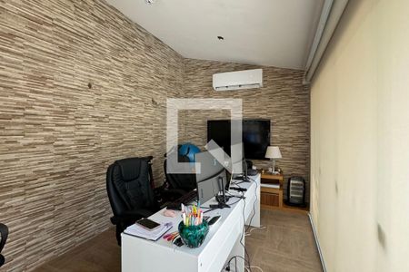 Casa de condomínio à venda com 597m², 4 quartos e 4 vagasEscritório