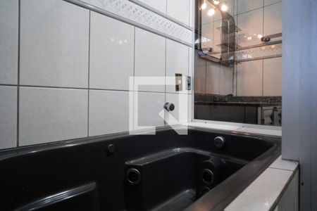 Casa para alugar com 210m², 4 quartos e 1 vaga Casa para alugar com 210m², 4 quartos e 1 vagaBanheiro social