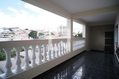Casa para alugar com 210m², 4 quartos e 1 vaga Casa para alugar com 210m², 4 quartos e 1 vagaÁrea comum