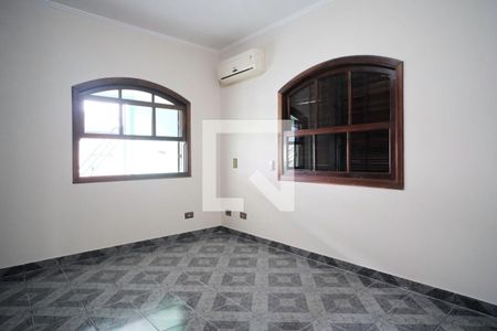 Quarto de casa para alugar com 4 quartos, 210m² em Parque Boturussu, São Paulo