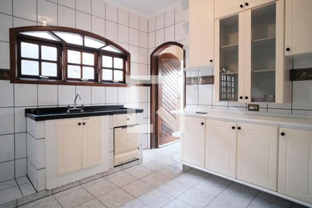 Casa para alugar com 210m², 4 quartos e 1 vaga Casa para alugar com 210m², 4 quartos e 1 vagaCozinha